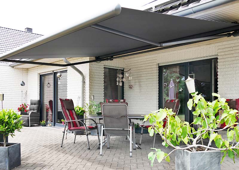 Markilux markise 1600 på terrasse