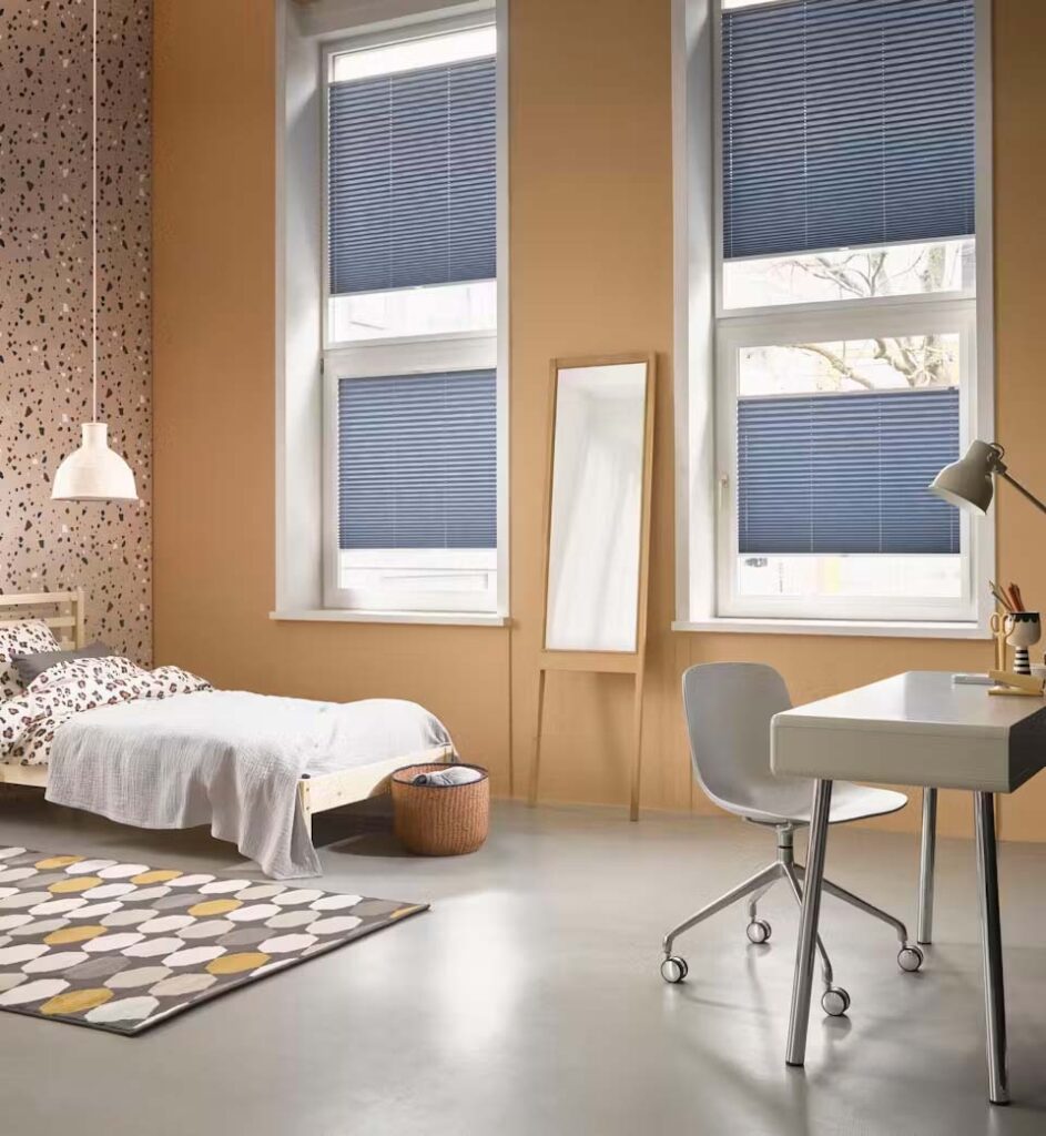 Duette gardin i værelse - Luxaflex